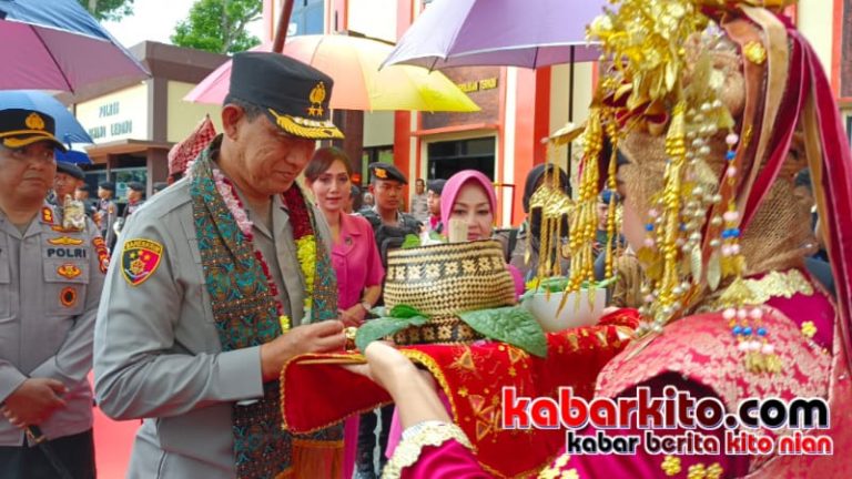 Disambut Tarian Adat Sekapur Sirih, Ini Arahan Kapolda Saat Kunker ke Polres Rejang Lebong