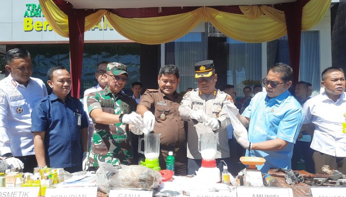 Kejari Rejang Lebong Musnahkan Barang Bukti 1,9 Kg Ganja dan 549 Gram Sabu