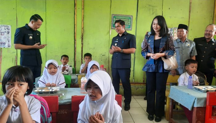 Launching Perdana MBG, Bupati Fikri : MBG Harus Menjangkau Semua, Jangan Sampai Ada Kecemburuan